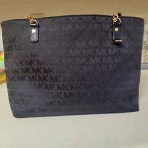 Michel Kors purse